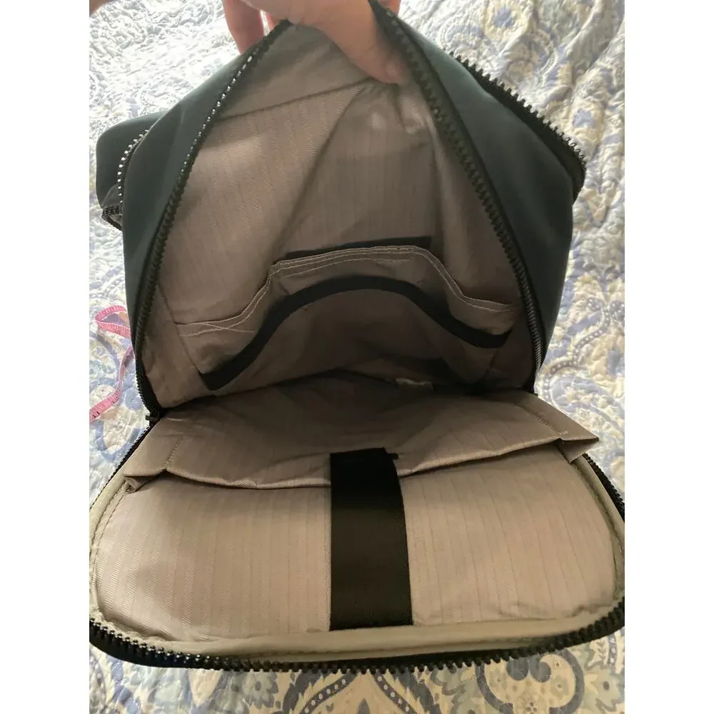 OGIO nwot logan